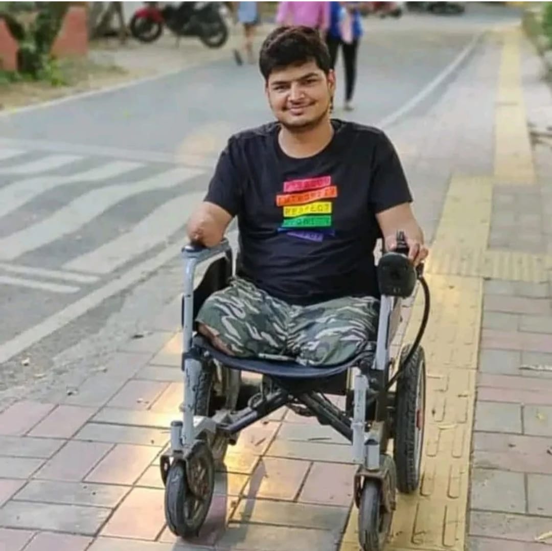 Suraj Tiwari IAS Biography in Hindi